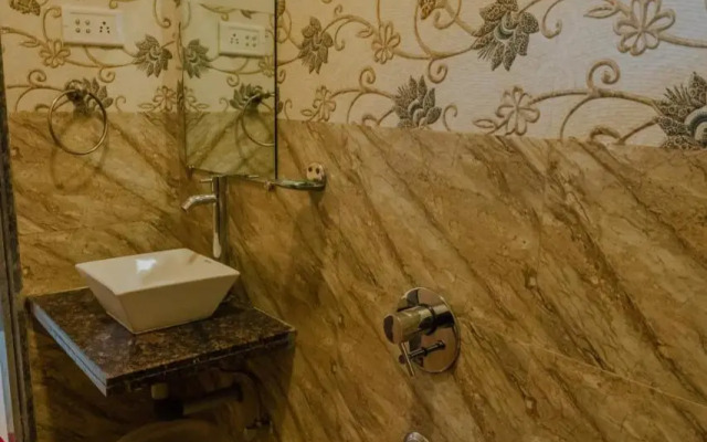 OYO 11483 Hotel Oakwood