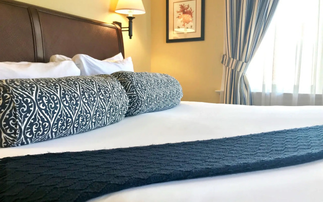 West Cliff Inn - A Four Sisters Inn
