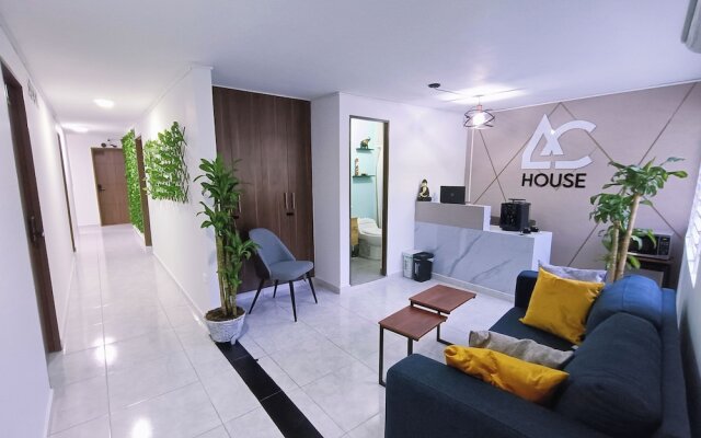 AC - House Laureles - Self Checking
