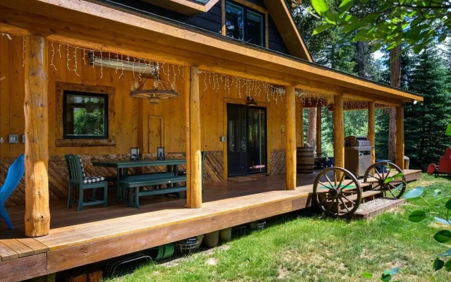 The River House 3 Bedroom Cabin