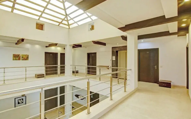 Blue Moon Residency Hotel & Restaurant