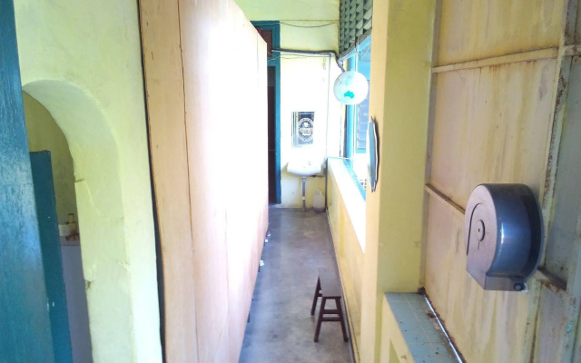 Discovery Cafe and Guesthouse