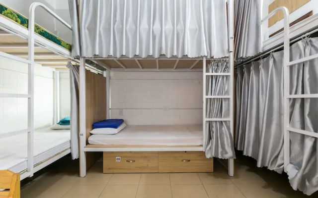 Sakura Cholon Hostel