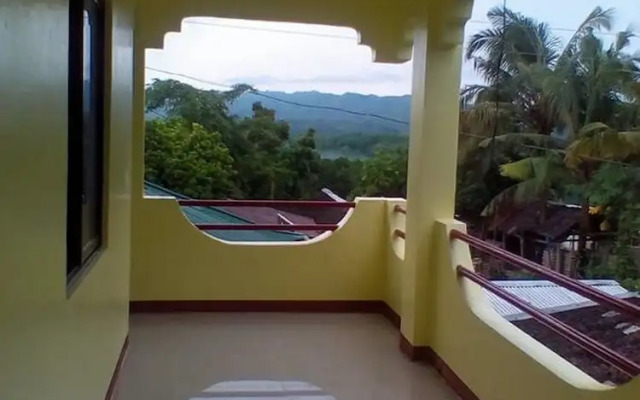 RMS Travellers Inn - Hostel