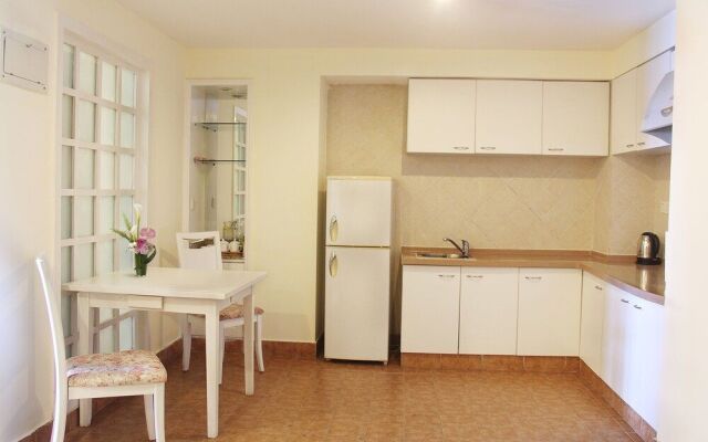 Golden Phoenix Sea View Hotel