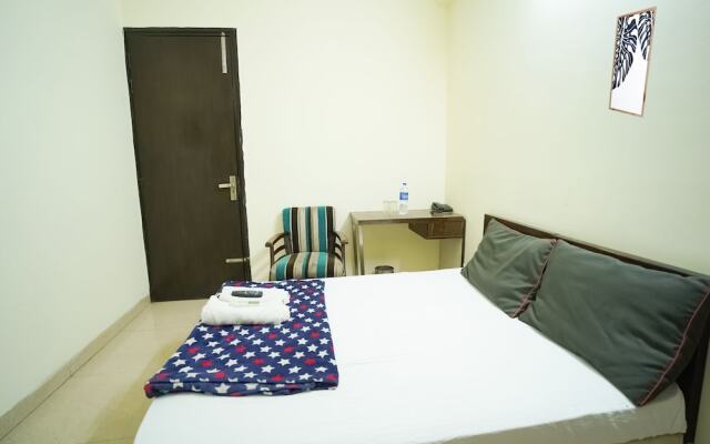 Roomshala 014 Hotel EM