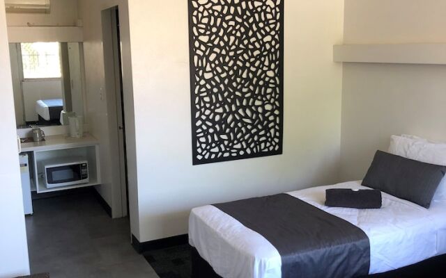 The Stuart Hotel-Motel