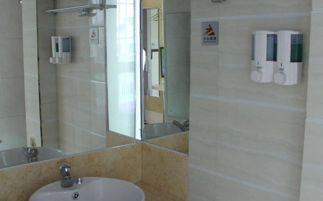 Longhua Zeyuan Hotel