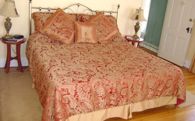 Four Creeks Bed & Breakfast