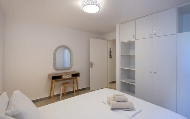 Beachside 2 bedroom Cottage