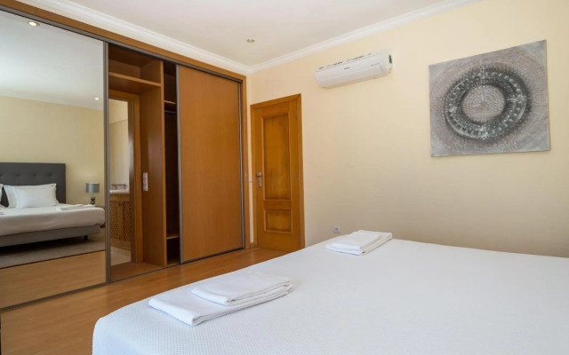 Villa Linda, Alto da Ria