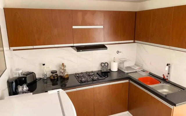 Departamento Moderno, Acogedor Y Céntrico.