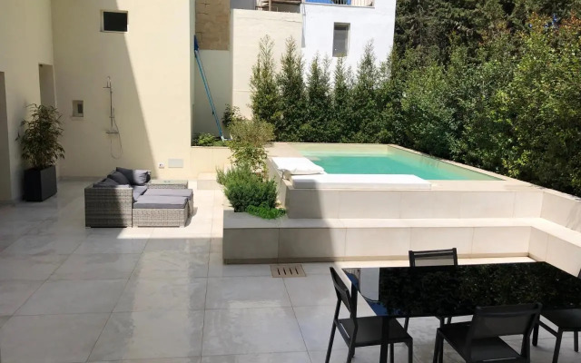 Carlo V - con piscina e giardino privati