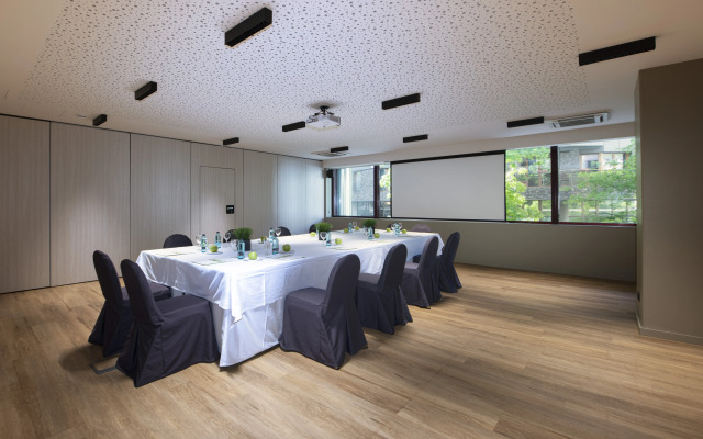 Suites Plaza Hotel & Wellness