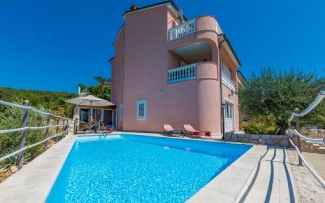 Villa M