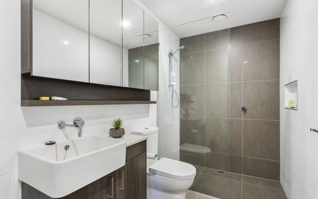 Sandy Hill Apartments by Ready Set Host