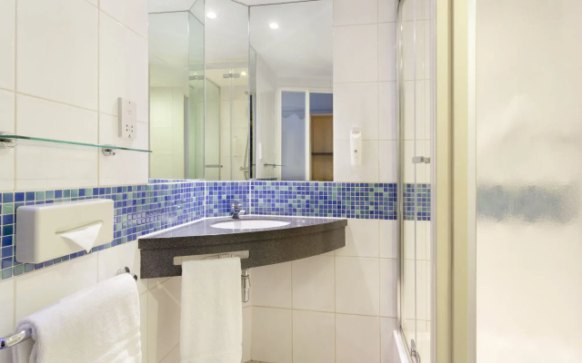 Holiday Inn Express London - Park Royal by IHG