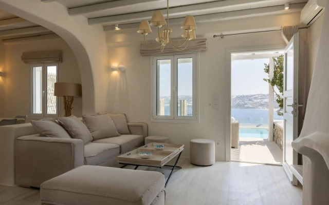 Luxury House with with Jetted Tub & Sea View 3AB