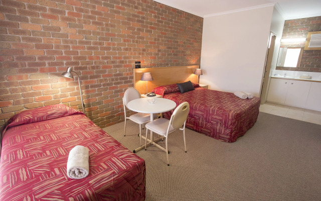 Country City Motor Inn