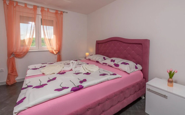 Awesome Apartment in Porec With Wifi and 2 Bedrooms - Apartment in Porec - Photo 4
