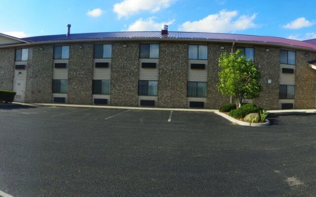 Royalton Inn & Suites