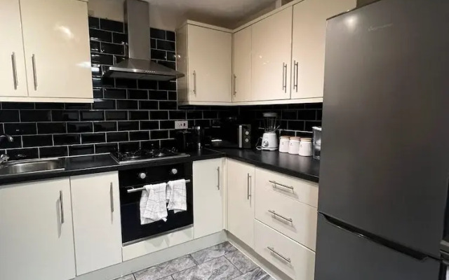 Charming Close Retreat in Grays