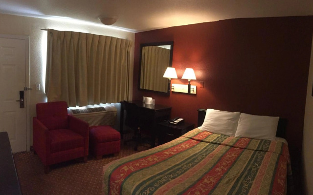 Hilltop Inn & Suites