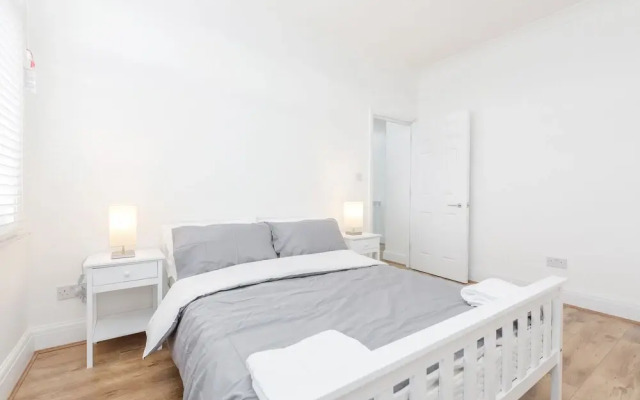 Modern & Spacious 3BR Terraced House