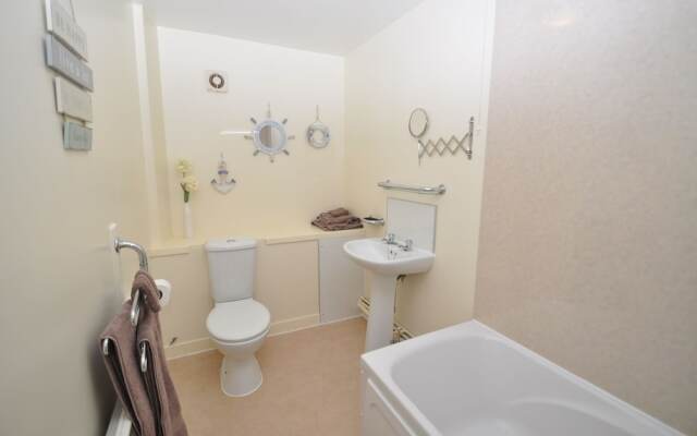 3 Varis Apartments
