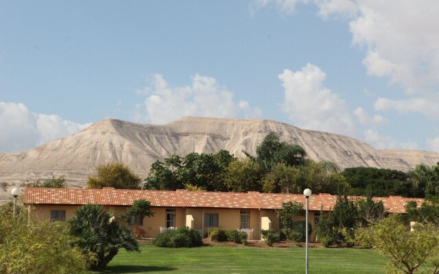 Almog Kibbutz Hotel