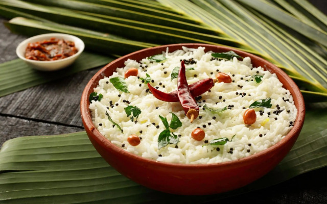 Golden Cafe by OYO Rooms