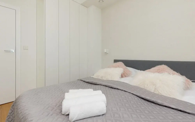 Unique Tower Warsaw by Renters Prestige