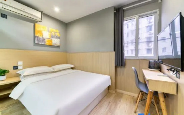 Yoyou Hotel (Shanghai Hongqiao Airport Zoo Subway Station)