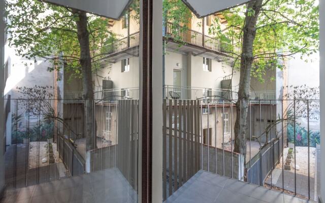Blossom - Old Town Residence