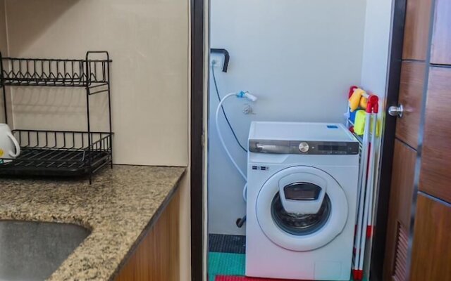 Mactan Newton Condo with Pool Access
