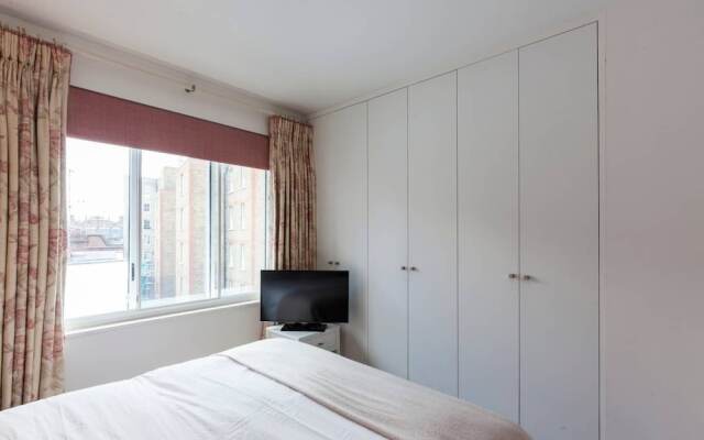 Bright 2 Bedroom Apartment Chelsea