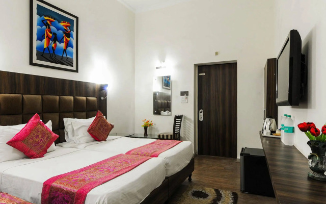 Zo Rooms VIP Road Kalakriti