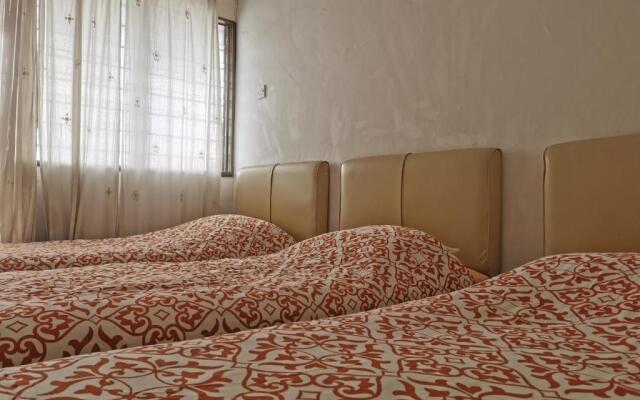 Cheerful 4-Bedrooms Residents Home