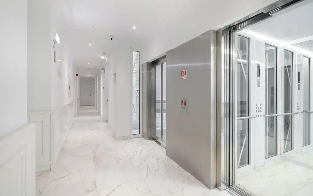 The Boulevard Prime Location W/ Ac & Elevator
