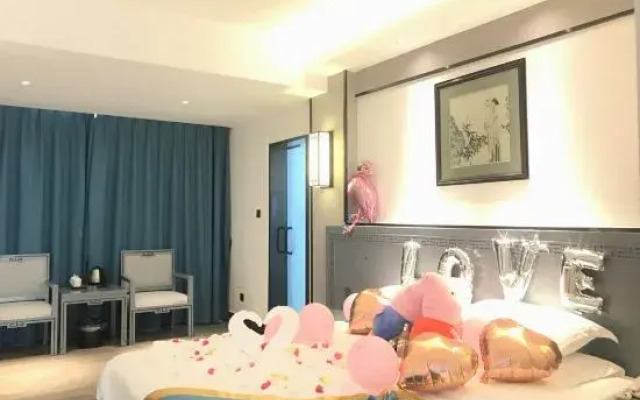 Beihai Bainian Hotel (Beihai Old Street)