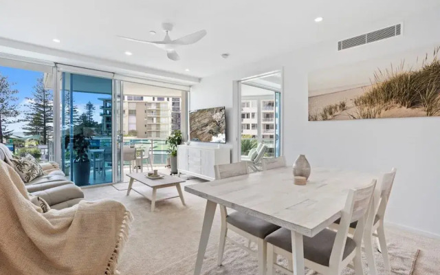 Luxury Beachfront Stay in Kirra