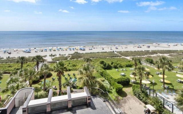 Palms Resort by Elliott Beach Rentals