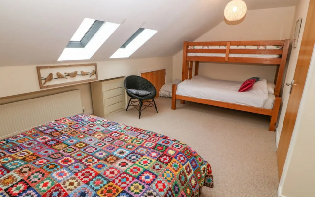 Barn End, 9 Stad Clynnog