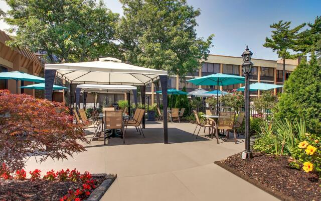 Holiday Inn Westbury - Long Island by IHG