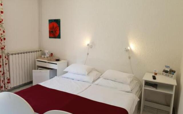 Apartment and B&B Mikleus