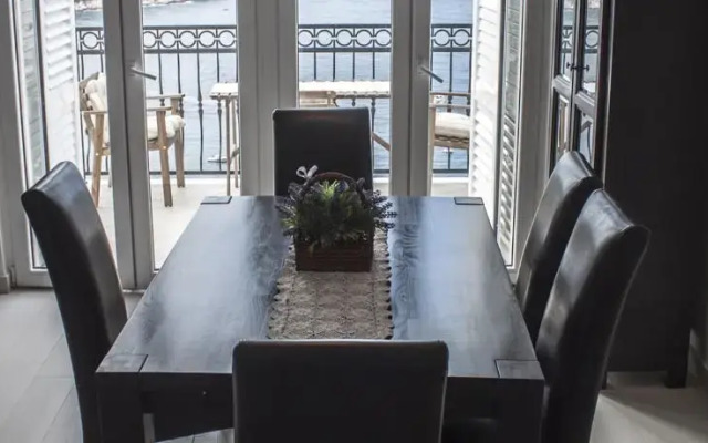 Boric Apartments
