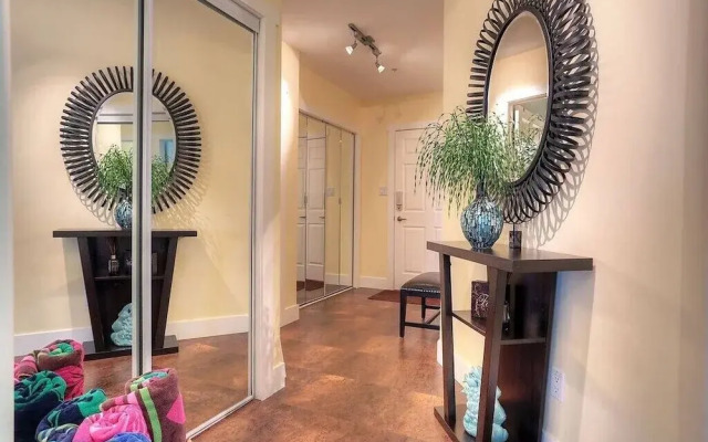 Sunset Waterfront Resort by DKRA