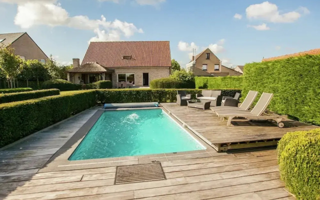Classy Holiday Home in Aartrijke With Private Swimming Pool