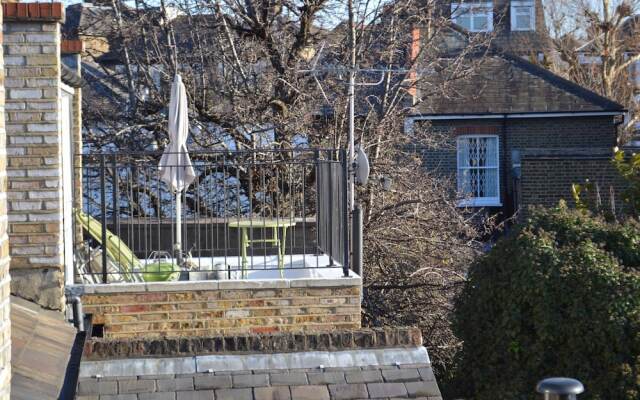 3 Bedroom Cottage in Kensington Sleeps 6