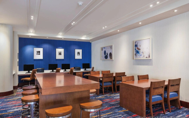 Holiday Inn Express and Suites Fisherman's Wharf by IHG